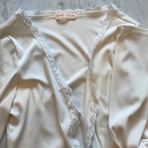 White laced lining long sleeve open sweater/cardigan